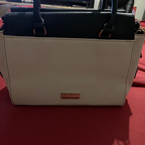 Jones New York - Picture 1 of 1